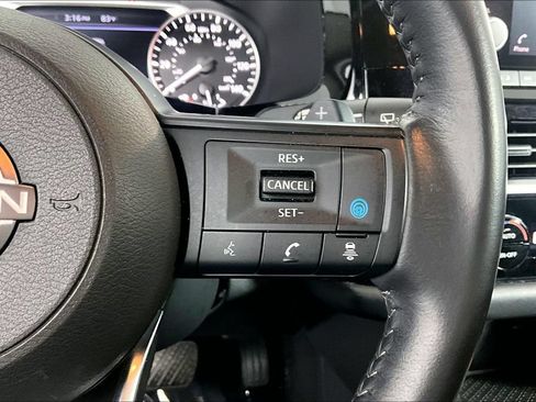 Used 2025 Nissan Pathfinder SV FWD image 19