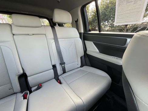 Used 2025 Hyundai Santa Fe SEL image 41