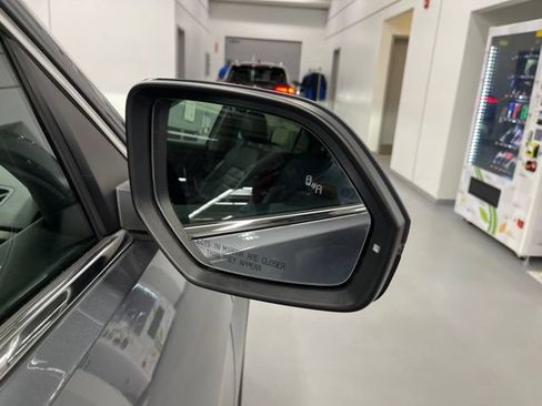 Used 2024 Volkswagen Atlas SEL AWD/4WD image 13
