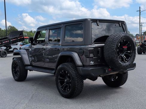 Used 2018 Jeep Wrangler Unlimited Sahara w/ Dual Top Group AWD/4WD image 5