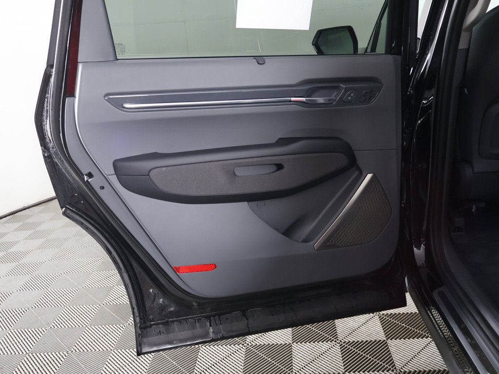 Used 2024 Kia EV9 Land AWD/4WD image 28
