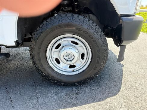 Used 2021 Ford F250 XL w/ Power Equipment Group AWD/4WD image 34