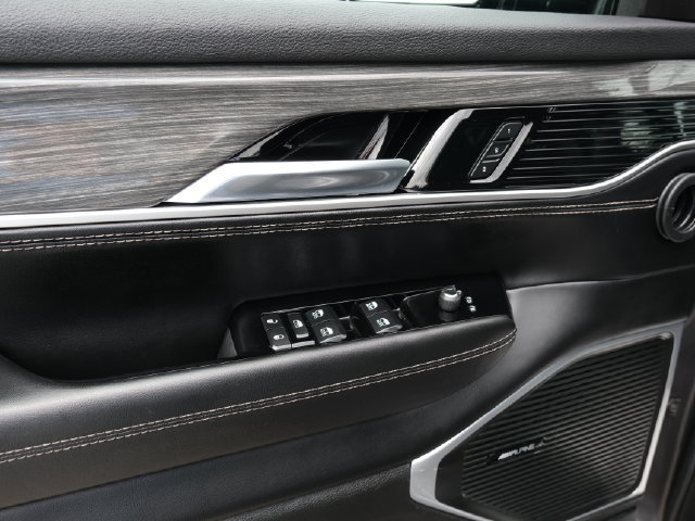 Used 2022 Jeep Wagoneer Series II AWD/4WD image 27
