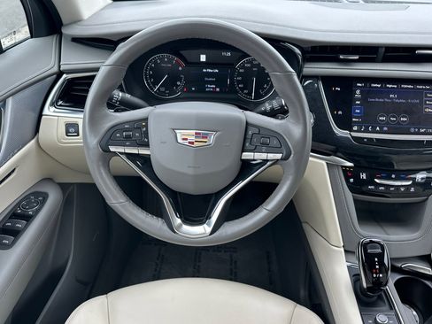 Certified 2025 Cadillac XT6 Premium Luxury image 14