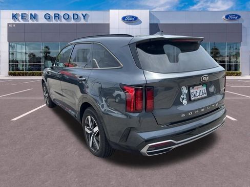 Used 2021 Kia Sorento EX w/ Panoramic Sunroof Package FWD image 14