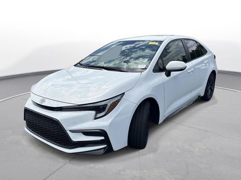 Used 2024 Toyota Corolla SE FWD image 2