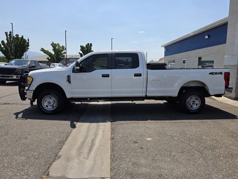 Used 2017 Ford F250 XL w/ Power Equipment Group AWD/4WD image 4