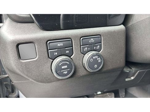 Used 2023 Chevrolet Silverado 1500 LT image 17