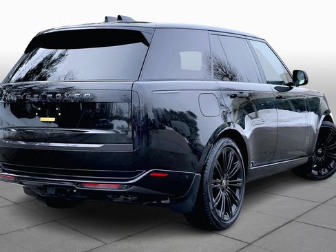 Used 2024 Land Rover Range Rover SE image 12