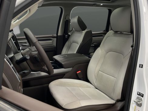 Used 2025 RAM 1500 Laramie w/ Laramie Southwest Edition AWD/4WD image 9