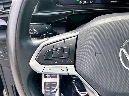 Used 2024 Volkswagen Atlas SEL Premium R-Line image 11