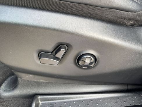 Used 2025 Chrysler Pacifica Select FWD image 21