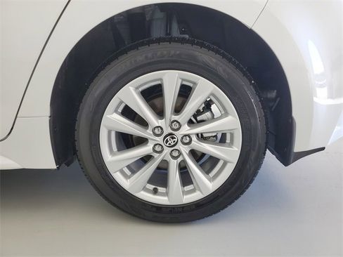 Used 2025 Toyota Corolla SE image 12