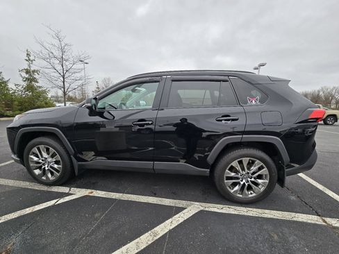 Certified 2020 Toyota RAV4 XLE Premium image 4