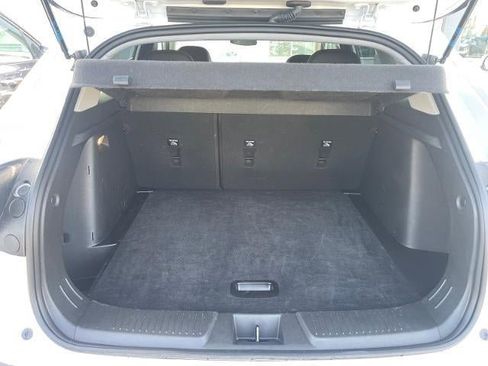 Used 2025 Chevrolet Trax LT w/ LT Convenience Package image 19