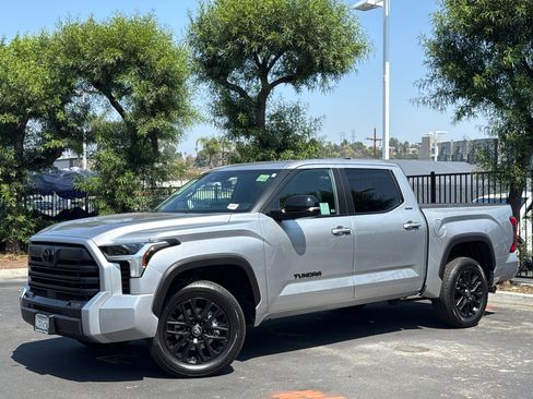 Used 2025 Toyota Tundra Limited AWD/4WD image 2