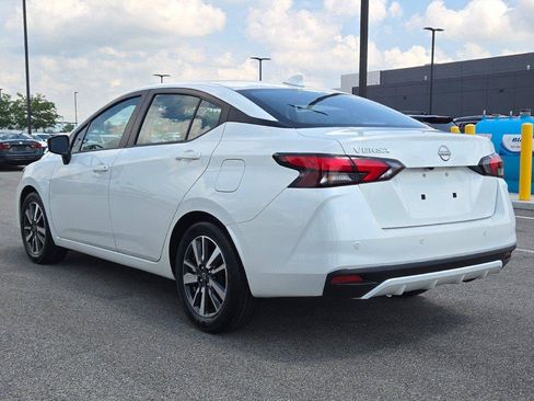 Used 2025 Nissan Versa SV FWD image 12
