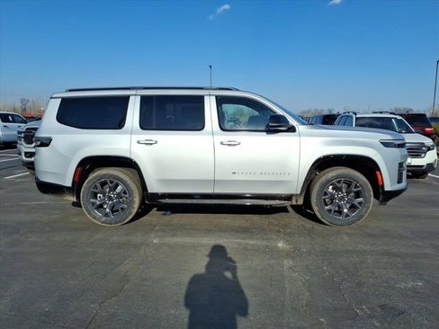 New 2026 Jeep Grand Wagoneer Limited w/ HD Trailer Tow Package image 18