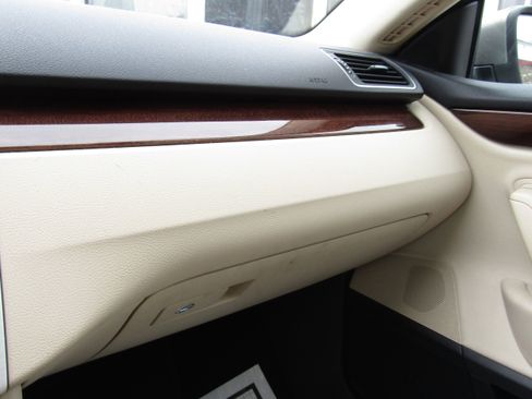 Used 2012 Volkswagen CC Lux image 18