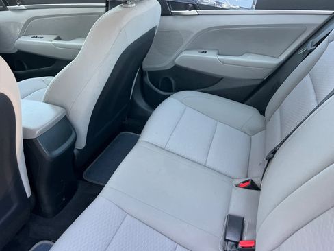 Used 2019 Hyundai Elantra SEL image 5
