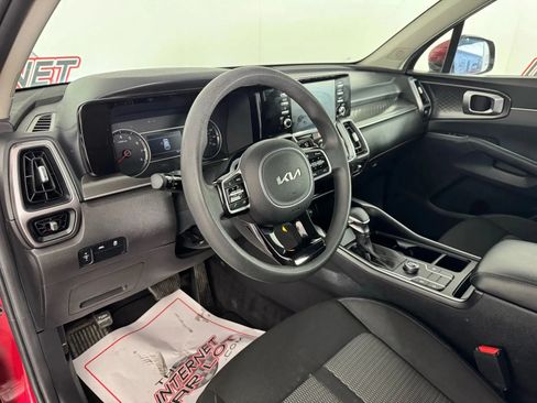 Used 2023 Kia Sorento LX FWD image 10