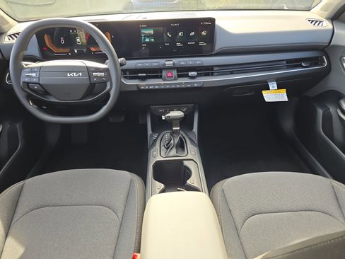 New 2025 Kia K4 LXS image 14