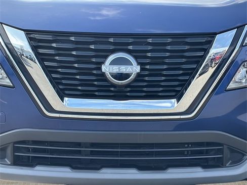 Used 2023 Nissan Rogue SV image 9