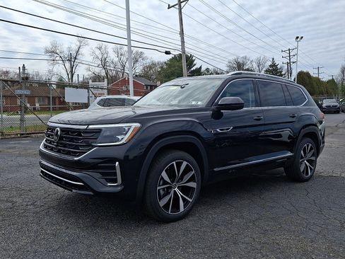 New 2026 Volkswagen Atlas SEL Premium R-Line AWD/4WD image 2