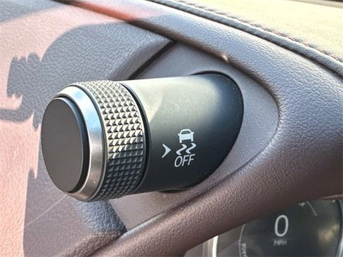 Used 2020 Lexus ES 300h w/ Premium Package image 30