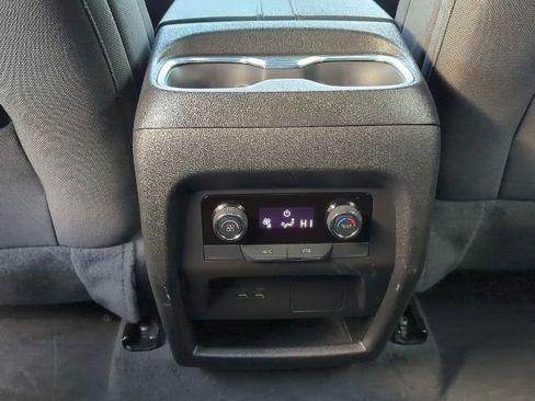 Certified 2025 Chevrolet Traverse LT image 17