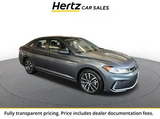 Used 2025 Volkswagen Jetta SE FWD video 1