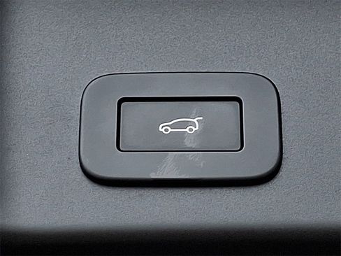 Certified 2023 Land Rover Range Rover Evoque R-Dynamic S image 29