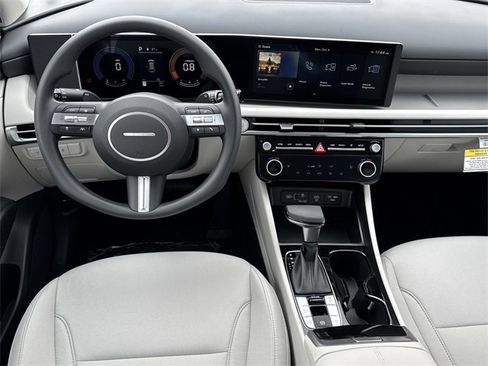 New 2026 Hyundai Tucson SEL image 16