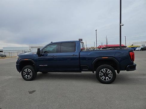 Used 2022 GMC Sierra 2500 AT4 w/ AT4 Premium Plus Package image 2