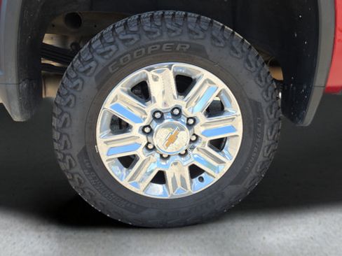 Used 2024 Chevrolet Silverado 2500 High Country w/ High Country Premium Package AWD/4WD image 33