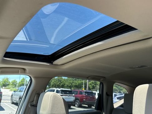 Used 2019 Honda CR-V EX image 6