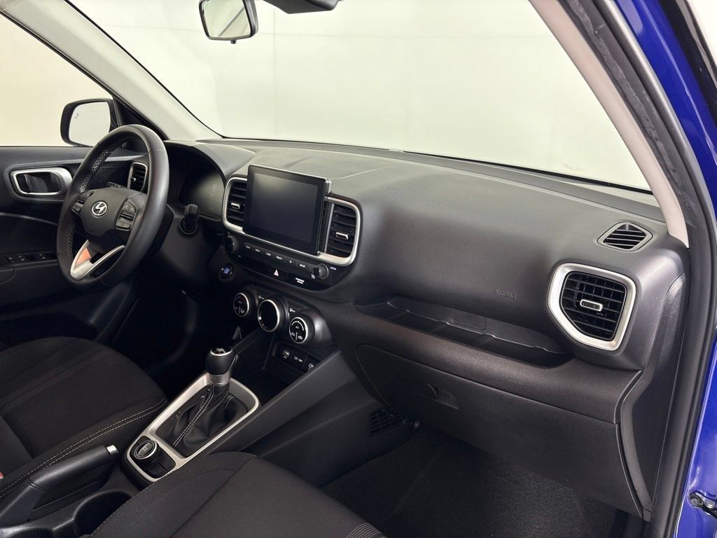 Used 2024 Hyundai Venue SEL FWD image 13