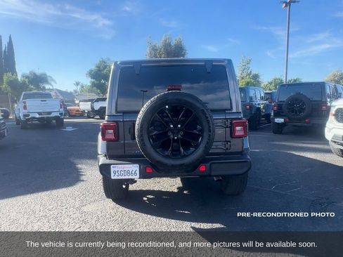 Used 2025 Jeep Wrangler Unlimited Sahara w/ Safety Group AWD/4WD image 4