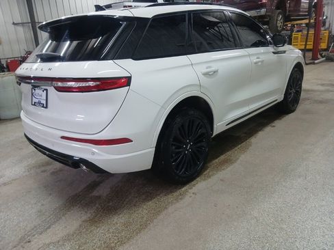 Used 2024 Lincoln Corsair Reserve w/ Jet Appearance Package image 23