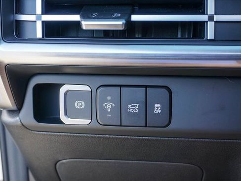 Used 2025 Hyundai Santa Fe Limited image 29