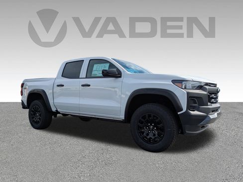 New 2026 Chevrolet Colorado Trail Boss AWD/4WD image 3