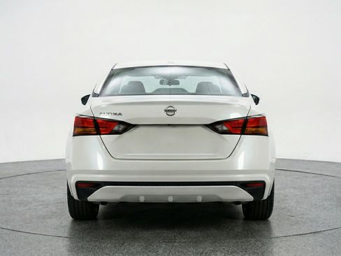 Used 2025 Nissan Altima 2.5 SV image 7