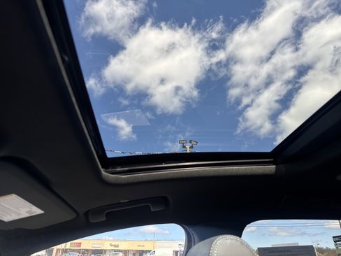 Used 2023 Buick Enclave Essence w/ Experience Buick Package image 29