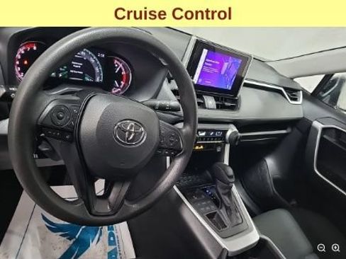 Used 2024 Toyota RAV4 LE AWD/4WD image 10