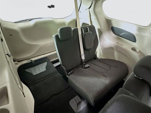 Used 2018 Chrysler Pacifica Touring Plus w/ Tire & Wheel Group image 26