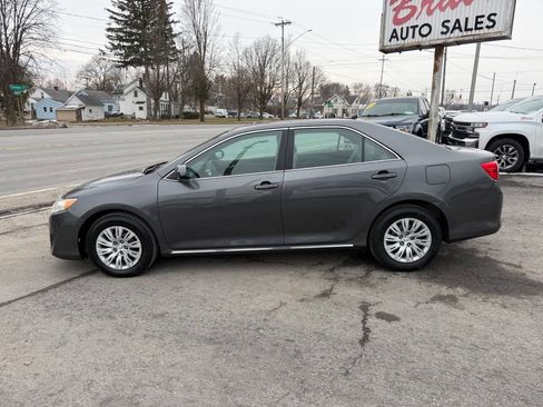 Used 2012 Toyota Camry LE FWD image 2