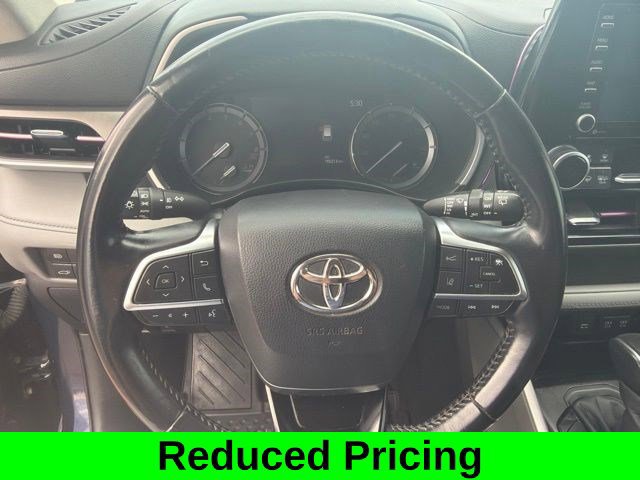 Used 2020 Toyota Highlander XLE AWD/4WD image 15