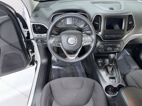 Used 2019 Jeep Cherokee Latitude w/ Popular Appearance Group AWD/4WD image 13