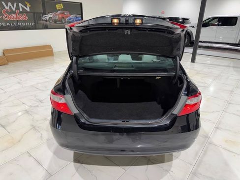 Used 2017 Toyota Camry LE FWD image 11