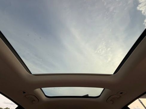 Used 2020 Mercedes-Benz GLC 300 4MATIC image 17